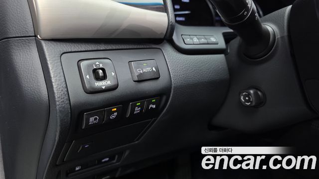Lexus LS600hL 5-Seats Ottoman XF40 2016 — фото 17