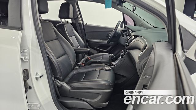 Chevrolet Trax 1.4 Premier 2021 — фото 26