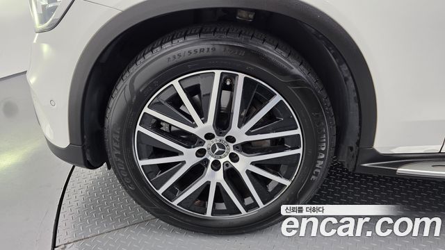 Mercedes-Benz GLC-Class (X253) GLC300 4MATIC 2020 — фото 5