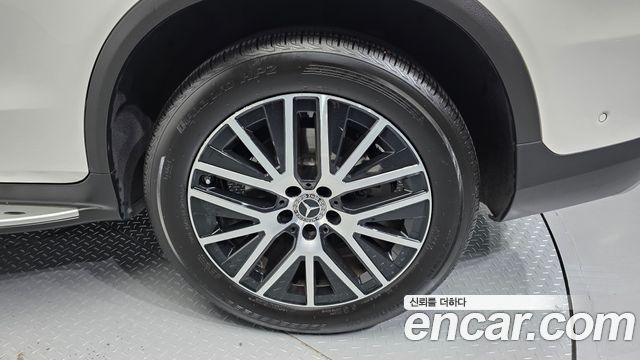 Mercedes-Benz GLC-Class (X253) GLC300 4MATIC 2020 — фото 21