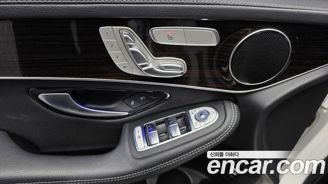 Mercedes-Benz GLC-Class (X253) GLC300 4MATIC 2020 — фото 30