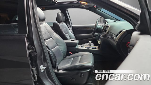 Jeep Grand Cherokee 3.0 Diesel Overland WK2 2015 — фото 11