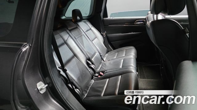 Jeep Grand Cherokee 3.0 Diesel Overland WK2 2015 — фото 12