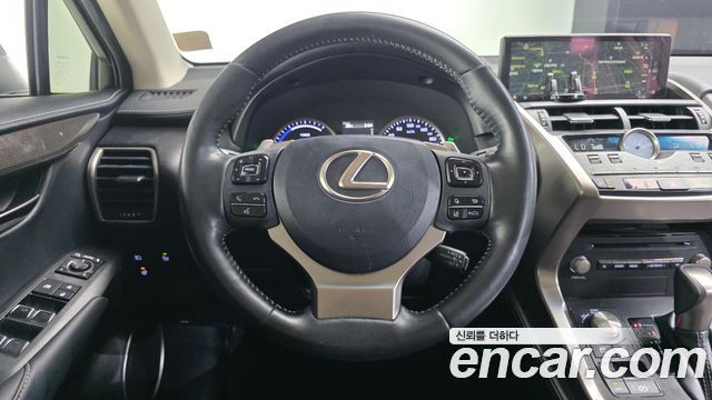 Lexus NX300h Supreme 2019 — фото 13