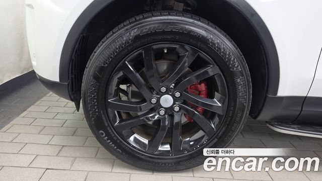 Land Rover Discovery 5 3.0 TD6 HSE 2018 — фото 5