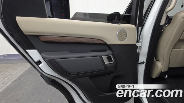 Land Rover Discovery 5 3.0 TD6 HSE 2018 — фото 25