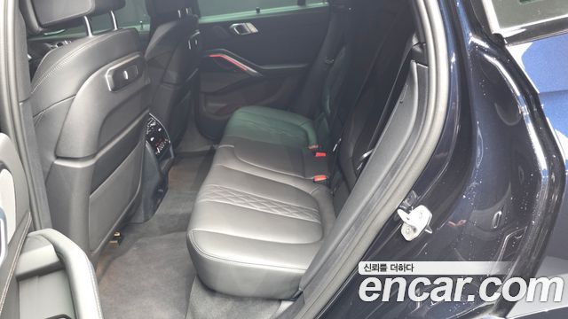 BMW X6 (G06) xDrive40i M Sport 2024 — фото 12