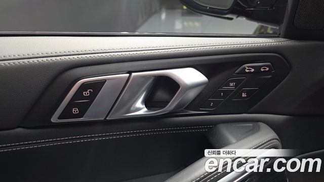 BMW X6 (G06) xDrive40i M Sport 2024 — фото 33