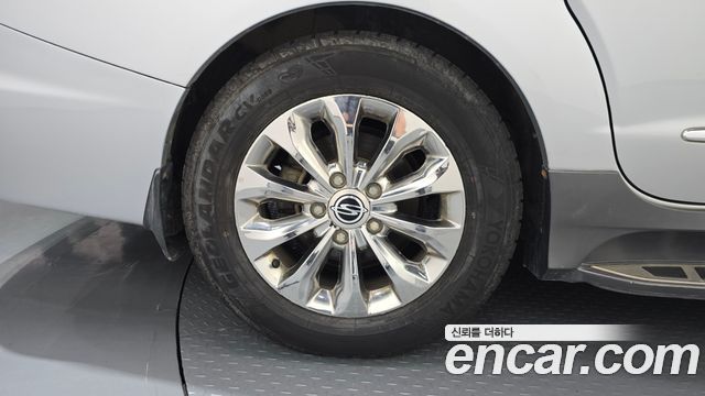 KG Mobility (SsangYong) Korando Turismo 4WD Outdoor Edition 9-seater 2016 — фото 5