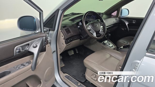 KG Mobility (SsangYong) Korando Turismo 4WD Outdoor Edition 9-seater 2016 — фото 10