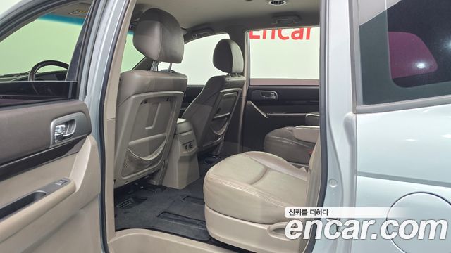 KG Mobility (SsangYong) Korando Turismo 4WD Outdoor Edition 9-seater 2016 — фото 11