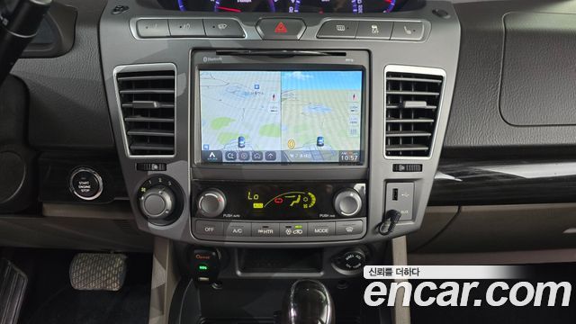 KG Mobility (SsangYong) Korando Turismo 4WD Outdoor Edition 9-seater 2016 — фото 13