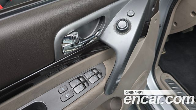 KG Mobility (SsangYong) Korando Turismo 4WD Outdoor Edition 9-seater 2016 — фото 15