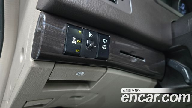 KG Mobility (SsangYong) Korando Turismo 4WD Outdoor Edition 9-seater 2016 — фото 16