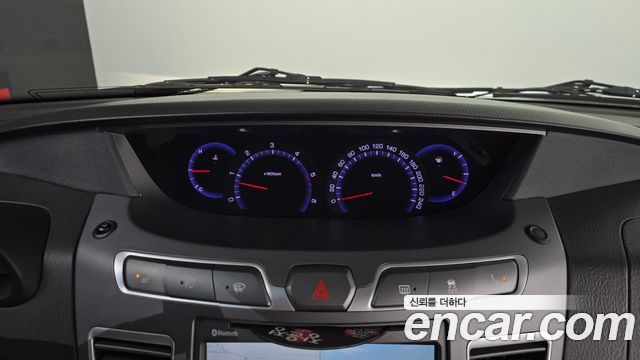 KG Mobility (SsangYong) Korando Turismo 4WD Outdoor Edition 9-seater 2016 — фото 17