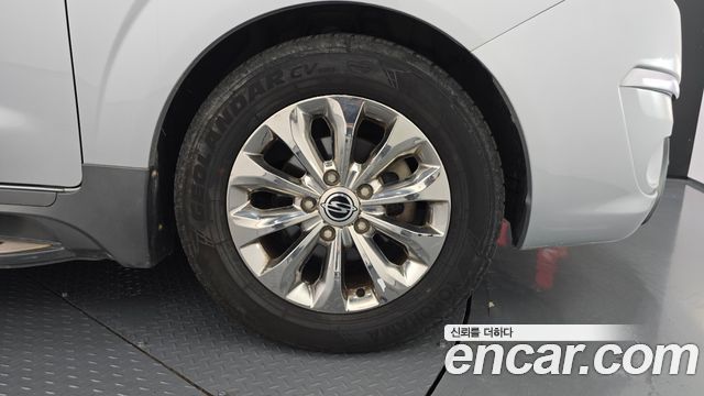 KG Mobility (SsangYong) Korando Turismo 4WD Outdoor Edition 9-seater 2016 — фото 21