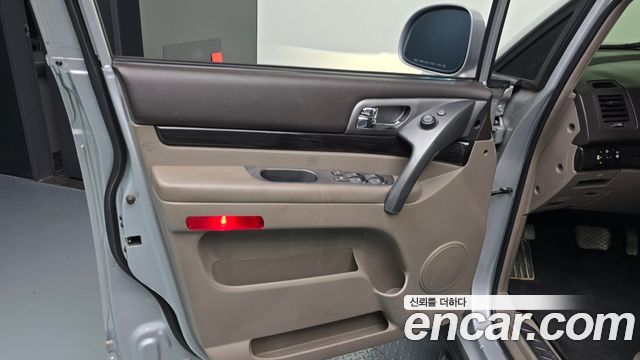 KG Mobility (SsangYong) Korando Turismo 4WD Outdoor Edition 9-seater 2016 — фото 24