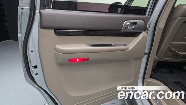 KG Mobility (SsangYong) Korando Turismo 4WD Outdoor Edition 9-seater 2016 — фото 25