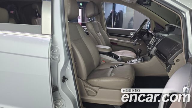 KG Mobility (SsangYong) Korando Turismo 4WD Outdoor Edition 9-seater 2016 — фото 26