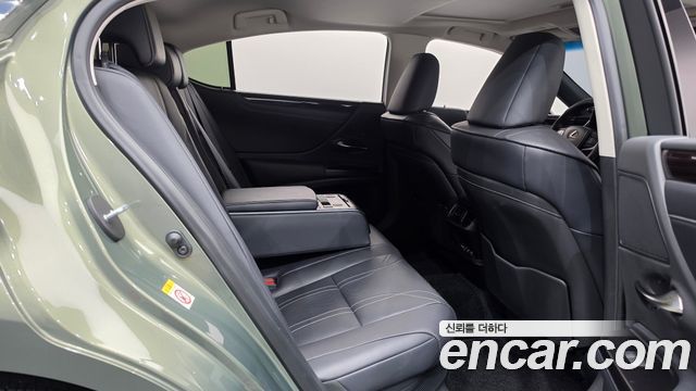 Lexus ES300h (VII) Luxury Plus 2019 — фото 16