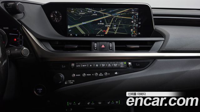 Lexus ES300h (VII) Luxury Plus 2019 — фото 18