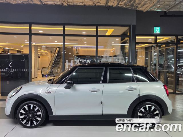 MINI Cooper S 5Door HIGH 3rd 2021 — фото 3