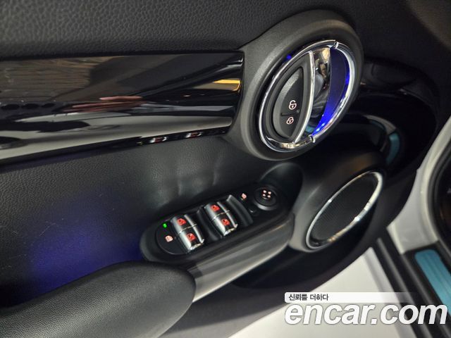 MINI Cooper S 5Door HIGH 3rd 2021 — фото 10