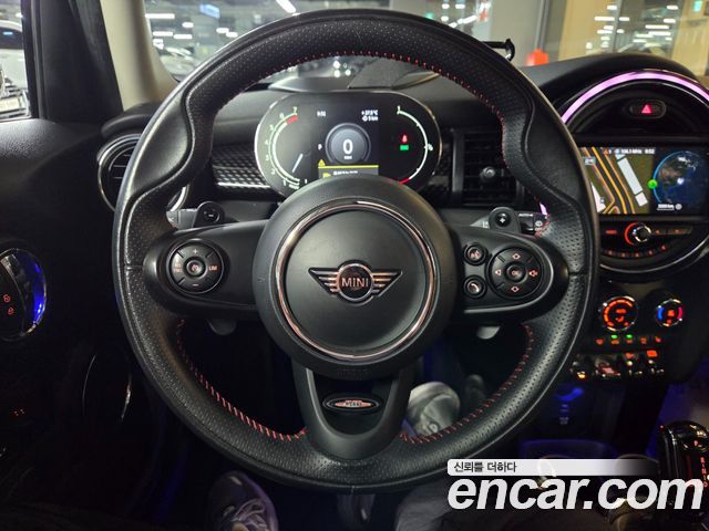 MINI Cooper S 5Door HIGH 3rd 2021 — фото 15