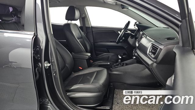 Kia Stonic Diesel 1.6 Trendy 2019 — фото 10