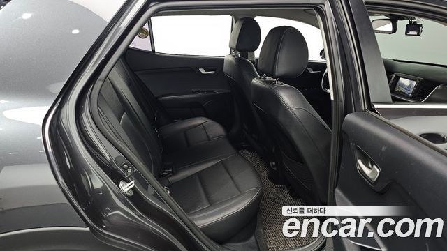 Kia Stonic Diesel 1.6 Trendy 2019 — фото 26