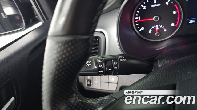 Kia Stonic Diesel 1.6 Trendy 2019 — фото 30