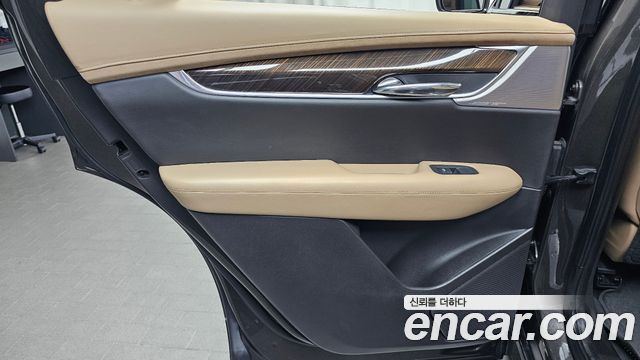 Cadillac XT6 3.6 Sport 2020 — фото 25