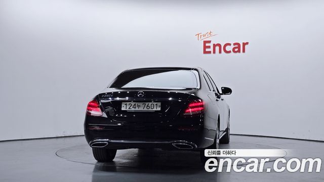 Mercedes-Benz E-Class (W213) E220d Exclusive 2019 — фото 4