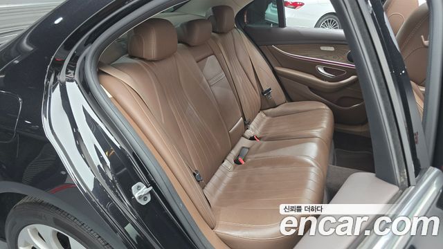 Mercedes-Benz E-Class (W213) E220d Exclusive 2019 — фото 16