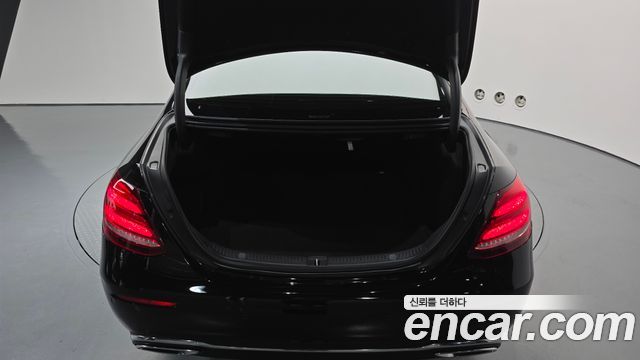Mercedes-Benz E-Class (W213) E220d Exclusive 2019 — фото 21
