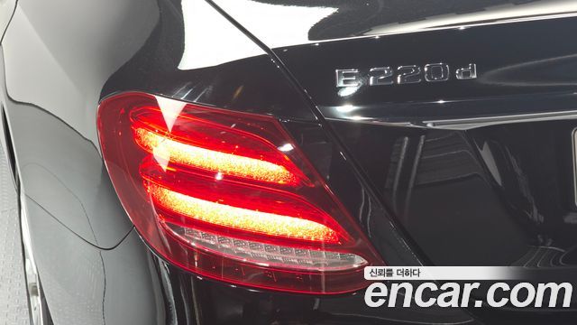 Mercedes-Benz E-Class (W213) E220d Exclusive 2019 — фото 29