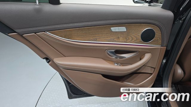 Mercedes-Benz E-Class (W213) E220d Exclusive 2019 — фото 31