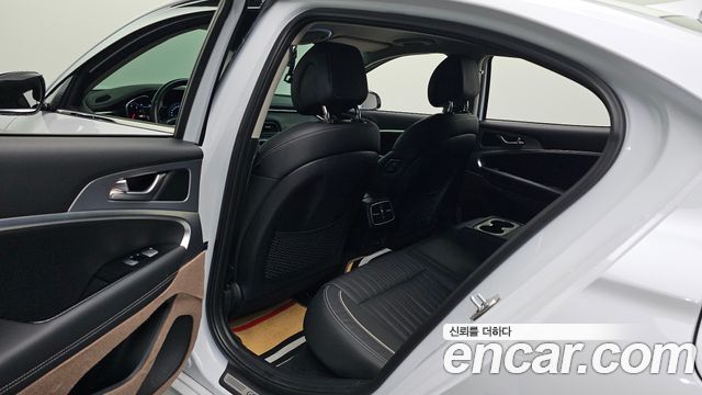 Genesis G70 2.0T Elite 2019 — фото 11