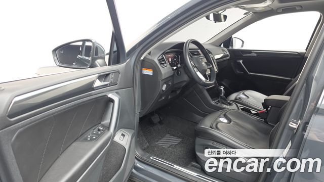 Volkswagen Tiguan (II) 2.0 TDI Prestige 2023 — фото 10