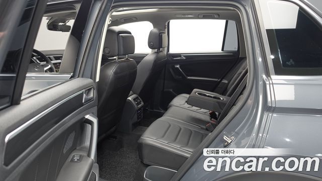 Volkswagen Tiguan (II) 2.0 TDI Prestige 2023 — фото 16