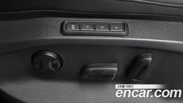 Volkswagen Tiguan (II) 2.0 TDI Prestige 2023 — фото 37