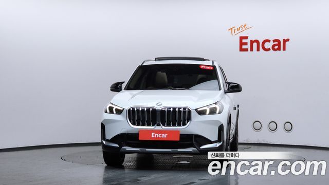 BMW X1 (U11) xDrive 20i xLine 2024 — фото 3