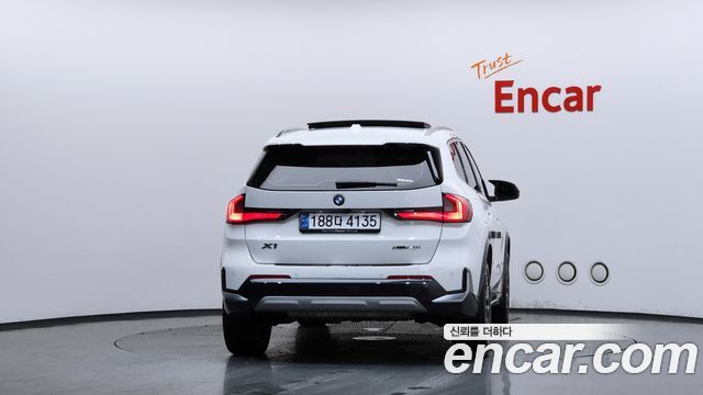 BMW X1 (U11) xDrive 20i xLine 2024 — фото 4