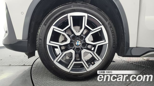 BMW X1 (U11) xDrive 20i xLine 2024 — фото 5