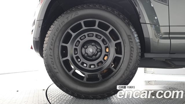 Land Rover Defender (L663) 110 P635 Octa Edition 1 2025 — фото 5