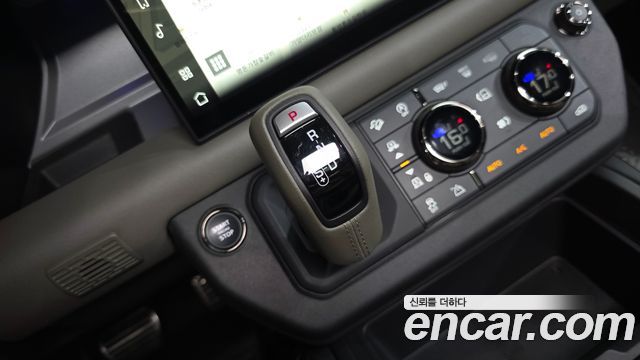 Land Rover Defender (L663) 110 P635 Octa Edition 1 2025 — фото 9