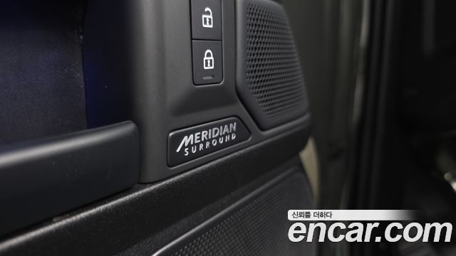 Land Rover Defender (L663) 110 P635 Octa Edition 1 2025 — фото 18