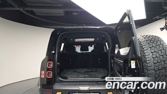 Land Rover Defender (L663) 110 P635 Octa Edition 1 2025 — фото 20