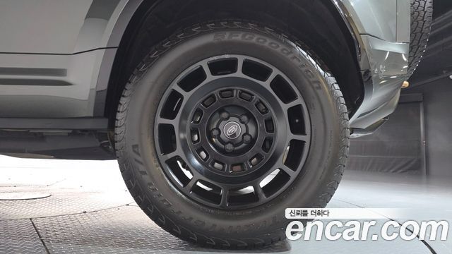 Land Rover Defender (L663) 110 P635 Octa Edition 1 2025 — фото 21