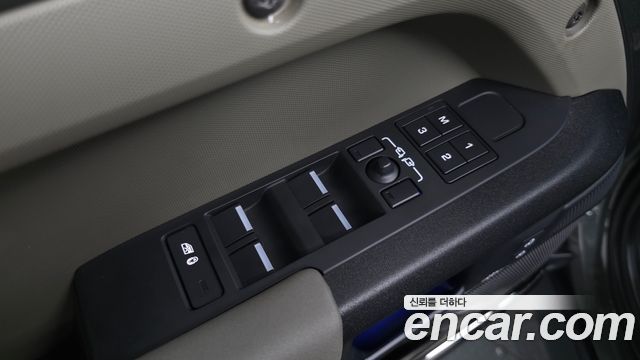 Land Rover Defender (L663) 110 P635 Octa Edition 1 2025 — фото 30